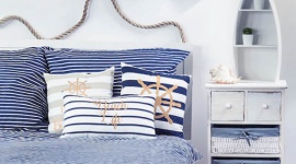 Morskie opowieści. Nadaj wnętrzom wakacyjny klimat z Netto Dom, LIFESTYLE - Wybrzeże to jeden z popularniejszych wakacyjnych kierunków. Jeśli również i ty jesteś fanem morza, szumu fal oraz czasu spędzanego nad wodą, z łatwością możesz przenieść odrobinę morskiego klimatu do swojego domu.