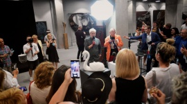 Premiera rzeźb Rafała Olbińskiego podczas finisażu wystawy „Laboratorium Rzeźby” Dom, LIFESTYLE - Twórcze dyskusje o polskim rynku rzeźby, wymiana artystycznych doświadczeń i rozmowy z pogranicza architektury oraz sztuki towarzyszyły gościom podczas uroczystego finisażu wystawy „Laboratorium Rzeźby”, organizowanej przez warszawską Galerię ToTuart.