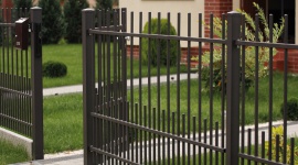 Na straży domowego bezpieczeństwa – Nowoczesne Ogrodzenie Frontowe Ametyst