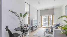 Lekkie, świeże wnętrze z industrialnymi akcentami – mieszkanie na wynajem Dom, LIFESTYLE - 35-metrowe mieszkanie przy ul. Grzybowskiej w Warszawie przeznaczono na wynajem. Inwestorzy, którzy zlecili pracowni Decoroom opracowanie kompleksowego projektu wnętrza, byli otwarci na niestandardowe rozwiązania.