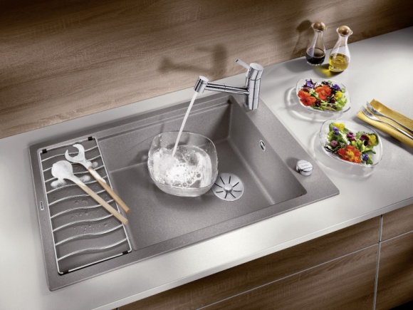 Jedna komora, tyle możliwości! Dom, LIFESTYLE - Niewielkie kuchnie wymagają przemyślanych decyzji podczas rozplanowania powierzchni, wyboru funkcjonalnej zabudowy kuchennej oraz niezbędnych sprzętów. Warto się nad tym zastanowić już w trakcie projektowania.