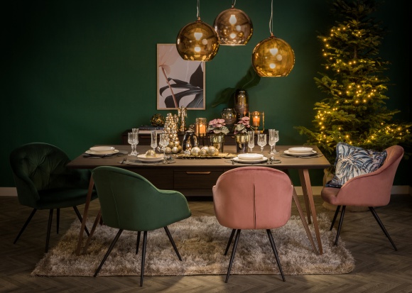 Przygotuj dom na święta wspólnie ze swoją teściową: sprawdź porady ekspertów Dom, LIFESTYLE - Okres świąteczny zawdzięcza swoją magię nie tylko pięknie udekorowanym przestrzeniom, ale przede wszystkim – spotkaniom z bliskimi. W tym roku szczególnie doceniamy te momenty, a myśl o świątecznych przygotowaniach budzi w nas pozytywne emocje.