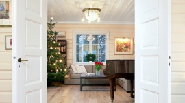 Świąteczne porządki Dom, LIFESTYLE - Grudzień to idealny moment na świąteczne porządki. W tym czasie należy zadbać o każdy kąt we wnętrzu. Zima to wyjątkowy czas, kiedy aura może dawać się we znaki nie tylko ludziom, ale też drewnu na podłodze.