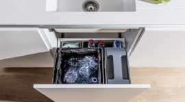 Jak dobrać kosz na śmieci? Akcja segregacja z marką Peka Dom, LIFESTYLE - Jedni mają na uwadze dobro środowiska naturalnego, innych przekonują argumenty ekonomiczne. Niezależnie od powodów, jakimi się kierujemy, segregacja odpadów to od pewnego czasu nasz obowiązek.