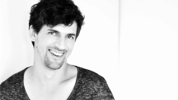 Labra współpracuje z Maciejem Karpiakiem Dom, LIFESTYLE - Labra konsekwentnie stawia na rozwój i poszukiwanie nowych form wyrazu dla światła, które stanowi serce jej działalności – zgodnie z ideą Light Thinking. W związku z tym podjęła współpracę z cenionym projektantem Maciejem Karpiakiem.