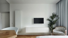 Przytulny minimalizm w zabytkowej kamienicy Dom, LIFESTYLE - Kawalerka w starej krakowskiej kamienicy wymagała świeżego spojrzenia i odpowiedniego podziału niewielkiego metrażu. Wyzwanie podjął architekt Karol Ciepliński z biura architektonicznego BLACKHAUS.