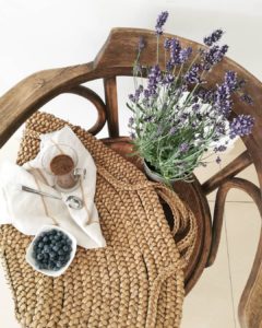 Dodatki z drewna – wspólny mianownik różnych stylów Dodatki z drewna – wspólny mianownik różnych stylów