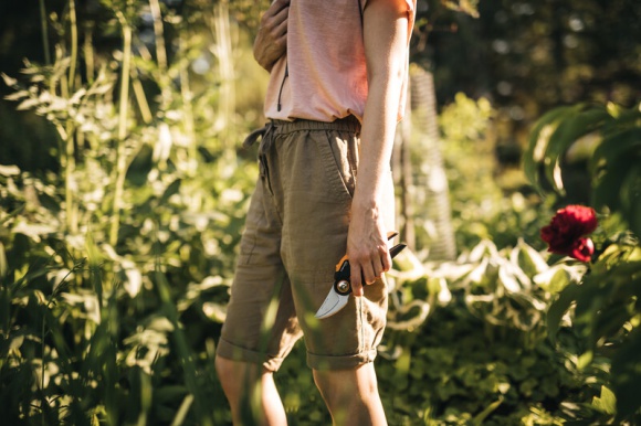 Dom, LIFESTYLE - Fiskars zredefiniował swoją ofertę sekatorów jednoręcznych wprowadzając trzy nowe linie SolidTM, PlusTM oraz X-seriesTM, co gwarantuje jasny i logiczny podział pod względem trwałości, wydajności, ergonomii i wzornictwa.