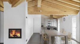  Dom, - Dzięki dzisiejszym wydajnym urządzeniom do spalania drewna i przejściu na w pełni zrównoważone praktyki pozyskiwania drewna, kominki pokojowe na drewno stały się niezawodnym, niedrogim i przyjaznym dla środowiska sposobem na ogrzewanie domu i kreowanie przytulnej atmosfery.