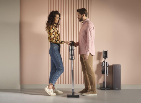  Dom, LIFESTYLE - Dla wygody – to hasło przewodnie nowych kampanii Samsung, ale także filozofia projektowania urządzeń domowych, które mają ułatwiać życie i odciążać w codziennych obowiązkach.