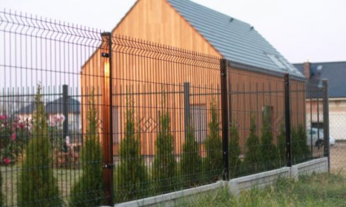 Ekspert radzi: co musisz wiedzieć zanim ogrodzisz posesję?