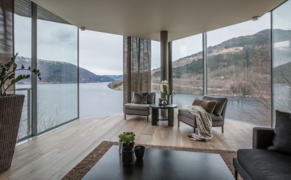 Komfort akustyczny drewnianych podłóg Dom, LIFESTYLE - Decydując się na nową podłogę często bierzemy pod uwagę m.in. jej wygląd, to jak będzie współgrać z wnętrzem i całym domem oraz czy możliwa jest instalacja ogrzewania podłogowego.