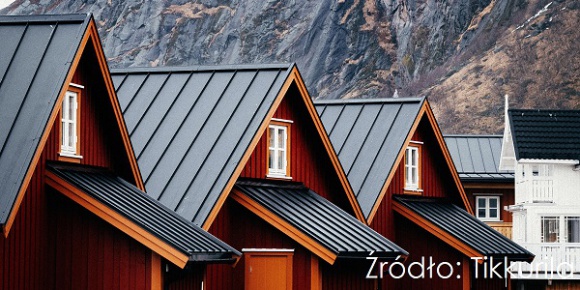 Efektowna renowacja zniszczonego dachu Dom, LIFESTYLE - Dachy, jako części domu najbardziej wyeksponowane na działanie czynników atmosferycznych, z biegiem lat się zużywają, tracąc swój pierwotny blask. Niezadbane, mogą nie tylko powodować uszczerbek na estetyce i wartości nieruchomości.