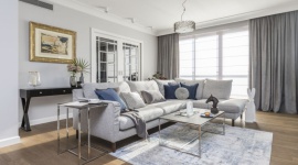 Zatrzymaj lato we wnętrzu: architekt radzi Dom, LIFESTYLE - Wakacyjna beztroska, żar lejący się z nieba i fale uderzające o brzeg – to z pewnością pierwsze skojarzenia związane z letnim klimatem. Z łatwością możemy wprowadzić taki klimat do naszego mieszkania bez przeprowadzania wielkiej metamorfozy.