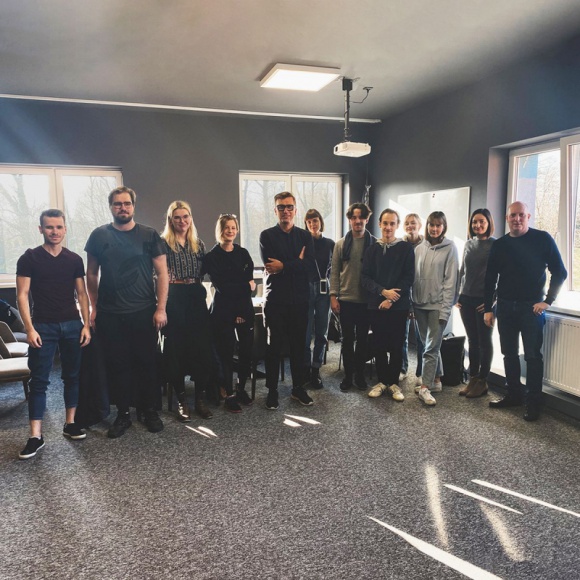 Unikalna współpraca Nobonobo z Wydziałem Wzornictwa ASP w Warszawie Dom, LIFESTYLE - Dynamicznie zachodzące zmiany klimatyczne zmuszają nas do gruntownej reorganizacji życia, rezygnacji z dotychczasowych przyzwyczajeń i nawyków. Potrzeba ewolucji dotyka nie tylko codziennego życia, lecz także architektury i designu.