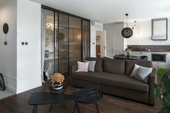 Inspiracje dla wnętrz małych lub nieustawnych Dom, LIFESTYLE - Znalezienie atrakcyjnego mieszkania stało się sporym wyzwaniem. Problemem są rosnące ceny nieruchomości i ograniczony wybór ofert. Dlatego podpowiadamy, jak poradzić sobie z na pozór nieustawnym czy też ciasnym lokum.