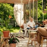 Kojący letni odpoczynek na tarasie