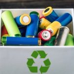 Czy baterie i akumulatory możemy wyrzucać do kosza na śmieci?