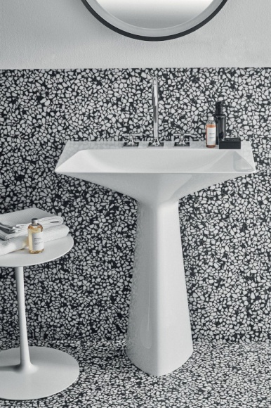 Dom, LIFESTYLE - Umywalka Tipo-Z Ideal Standard realizuje wizję nowoczesnej łazienki, jednocześnie czerpiąc to, co najlepsze z przeszłości i nowoczesnej technologii.