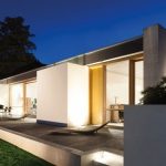 Przestrzeń w świetle – czym kierować się przy wyborze lamp zewnętrznych