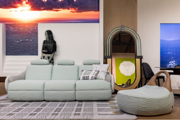  Dom, LIFESTYLE - Wydarzenie specjalne Supersalone w Mediolanie w kompaktowej i dość rewolucyjnej formie ponownie przyciągnęło profesjonalistów oraz fanów designu z różnych stron globu. Domoteka również uczestniczyła w wydarzeniu, a wśród wystawców tradycyjnie znalazły się firmy z jej oferty.