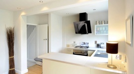 Dom, - Rozmyślając i planując remont kuchni kierujemy się designem i funkcjonalnością, lecz co to tak naprawdę znaczy? Funkcjonalność ma zapewnić dostarczenie odpowiednich, zaspokajających potrzeby funkcji danego miejsca czy sprzętu.