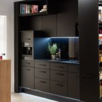 Harmonia i porządek. Urządzamy minimalistyczną kuchnię