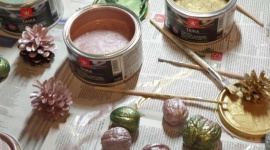 Dom, - Święta Bożego Narodzenia wymagają odpowiedniej oprawy. A cóż lepiej odda wyjątkowy blask i klimat świątecznych dni niż połyskujące, własnoręcznie wykonane ozdoby?