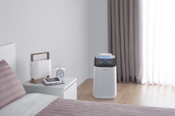 Dom, LIFESTYLE - Im robi się chłodniej, tym mniej czasu chcemy spędzać na zewnątrz. Ale powodem takiego stanu rzeczy jest nie tylko zimno, ale i wszechobecny smog, który najbardziej doskwiera nam, gdy temperatura spada poniżej zera.