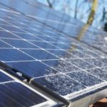Fotowoltaika zimą – jak działa, czy można montować i czy trzeba odśnieżać panele
