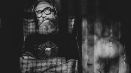 Dom, - Grand Prix 23 Konkursu KOŁO „Projekt łazienki 2021” na projekt toalety publicznej w rejonie Polany Huciska w Dolinie Chochołowskiej na obszarze Tatrzańskiego Parku Narodowego otrzymała praca o godle 1534, „Uniesiona łąka”, której autorami są Ewa Pokrzywa i Marcin Gierbienis.